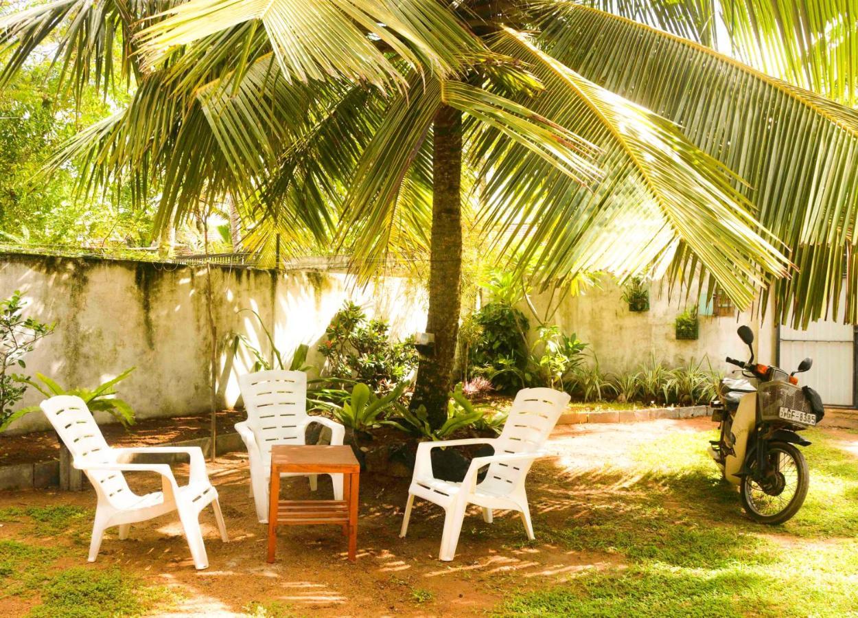 The Breeze Mirissa Acomodação com café da manhã Exterior foto