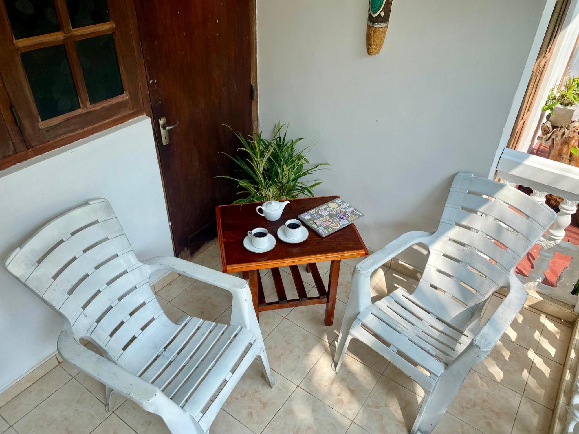 The Breeze Mirissa Acomodação com café da manhã Exterior foto